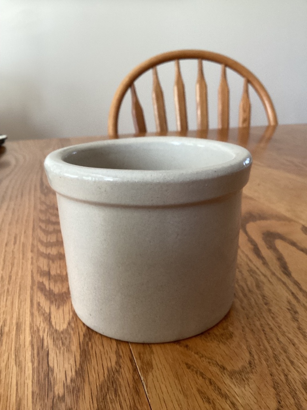 Roseville 1 Pint Crock